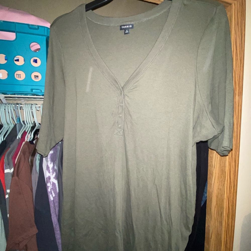 Torrid Ribbed Henley Top - Picture 2 of 4